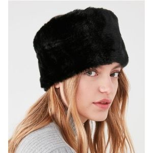 UO Faux Fur Ear Warmer